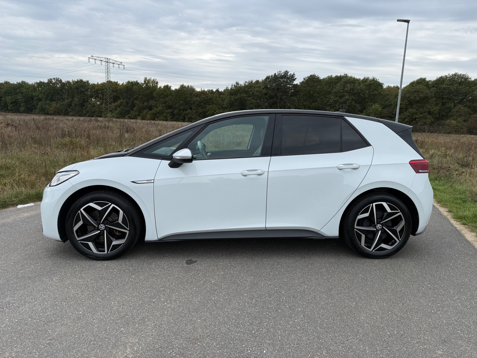 VW ID.3 Pro Business SHZ KAMERA NAVI ACC MATRIX-LED – drittes Bild des Fahrzeugs