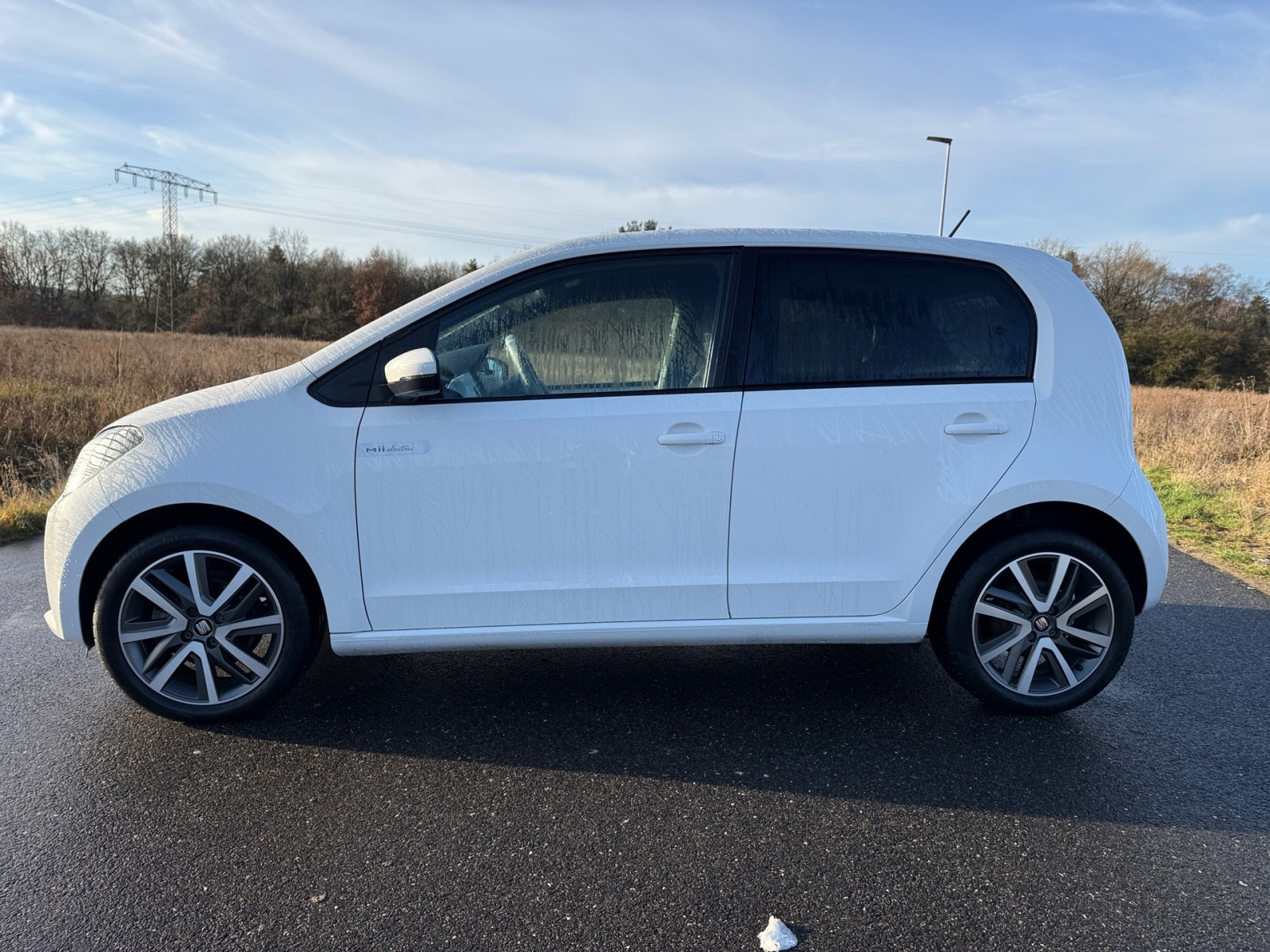 SEAT Mii electric Edition Power Charge KLIMA PDC SHZ - tercera foto del coche