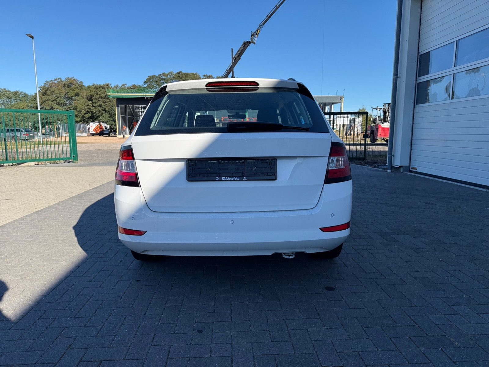 SKODA Fabia Combi 1.0 TSI Active KLIMA PDC SHZ FACEL. – fünftes Bild des Fahrzeugs