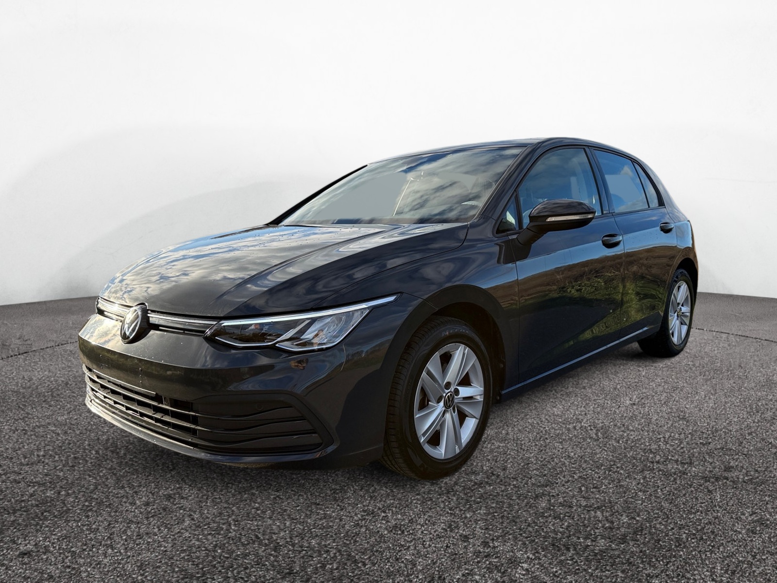 VW Golf VIII 1.0 eTSI Life KLIMA PDC ACC LED - primera foto del coche