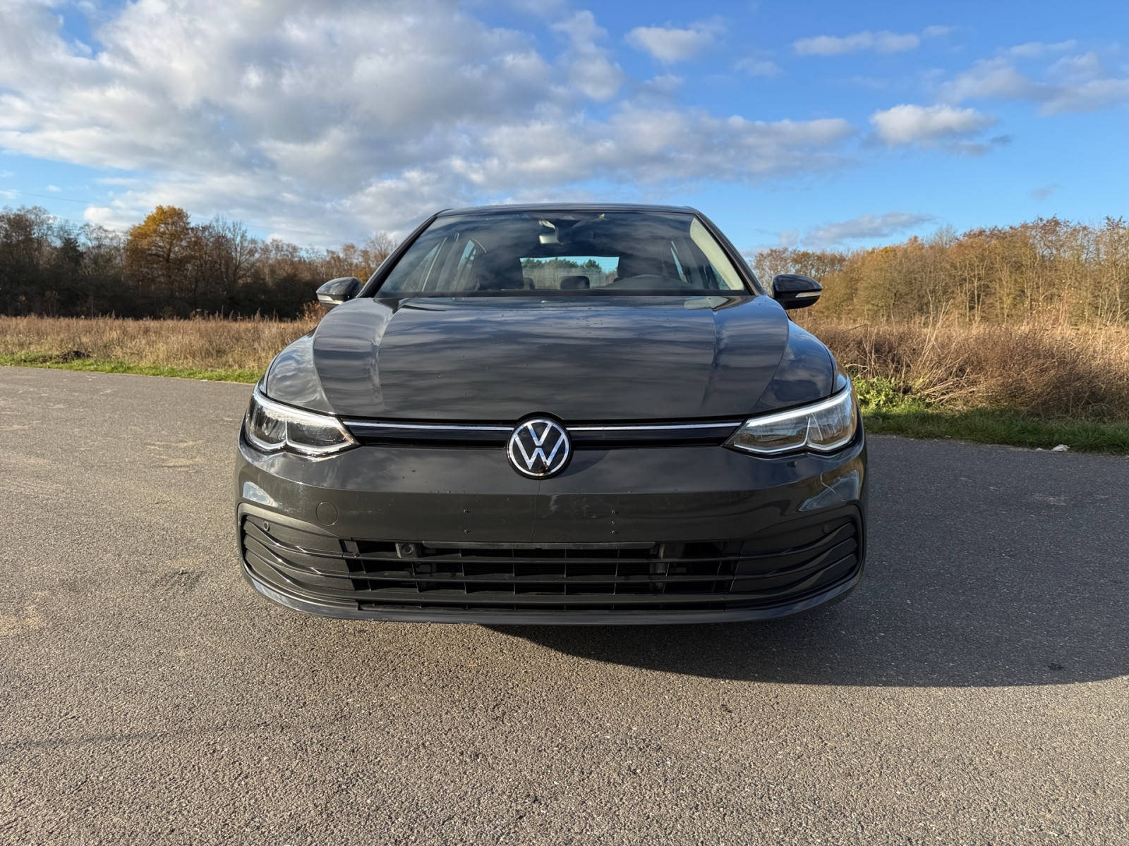 VW Golf VIII 1.0 eTSI Life KLIMA PDC ACC LED - second picture of the car