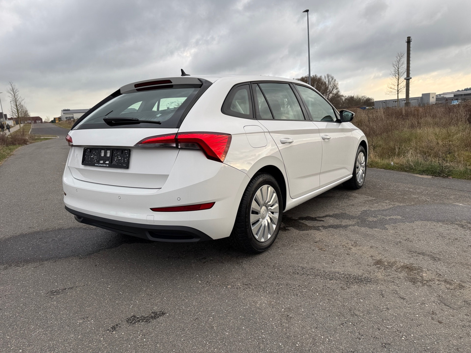 SKODA Scala 1.0 TSI Cool Plus CLIMATIZACIÓN ASIENTO PDC - cuarta foto del coche