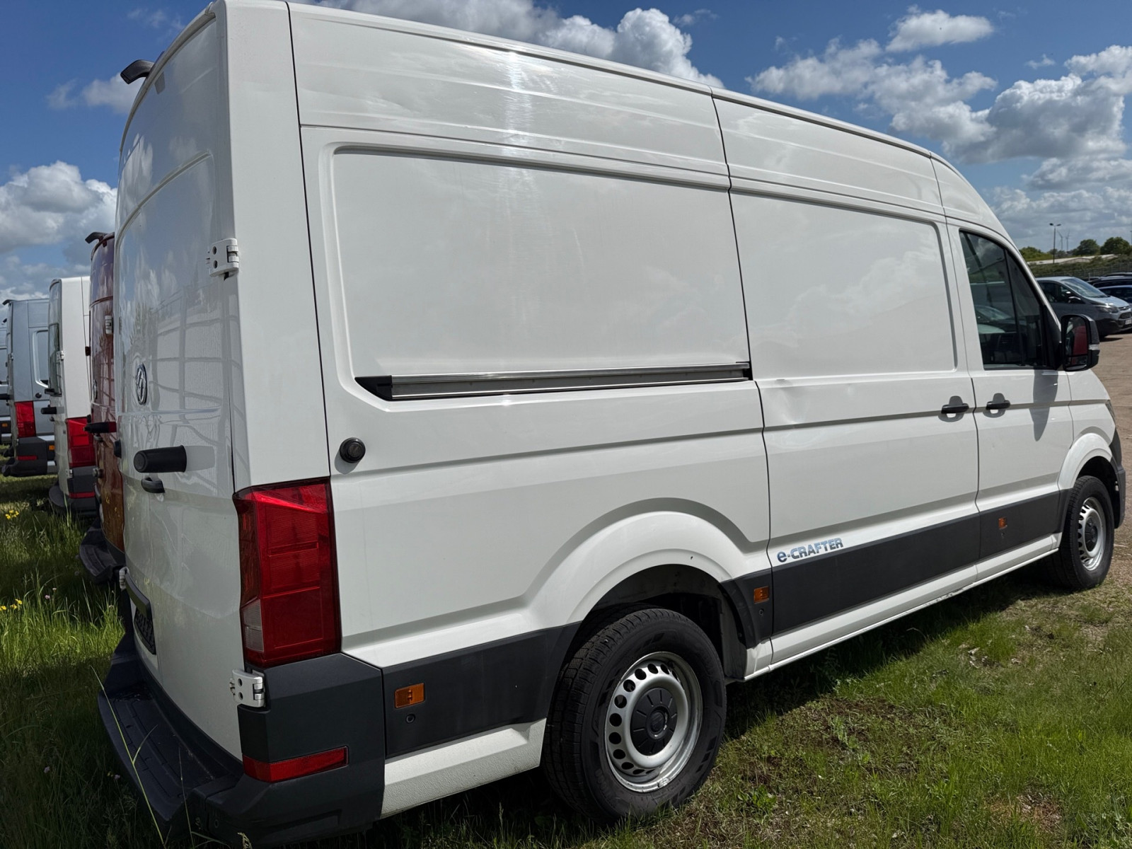 VW e-Crafter L2H2 FWD HV-Batterie 35,8 kWh – viertes Bild des Fahrzeugs